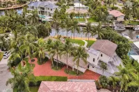 Waterfront 6BR Heated Pool Jacuzzi Close To Beach