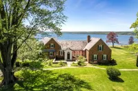 Luxurious Owasco Lakefront Home with Level Lakeshore Beachfront 200 Feet +\- Hotels in Owasco