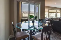 Rockaway Beach Vacation Rental Near Beach Access! - parking