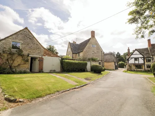 Old Bothy Hotels in Whitchurch