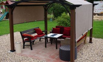 Bybee's Steppingstone Motel