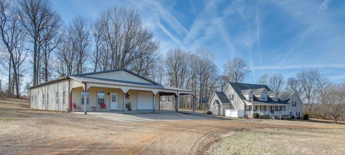 8 Mi to Kentucky Downs: Quiet Getaway w/ Patio Hotéis em Sumner County