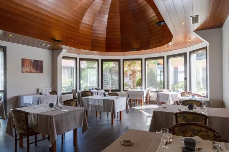 The Originals City, Logis d'Elbée, Cholet Nord Отели в г. Севрмуан