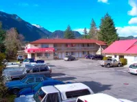 Red Roof Motor Inn - Motels