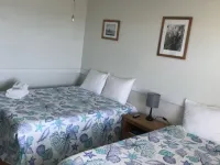 Seaview Pier and Motel Hotels in Stump Sound