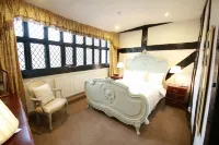 Crown Hotel Hotels in Woolstanwood