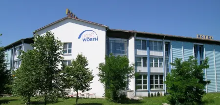 Hotel Wörth Отели в г. Дингольфинг-Ландау