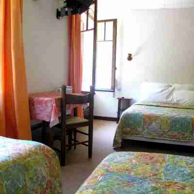 Logis Hôtel les Acacias Rooms