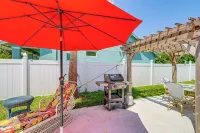 1 Mi to Dtwn Stuart: Bright Home w/ Pool & Spa! - Kitchens