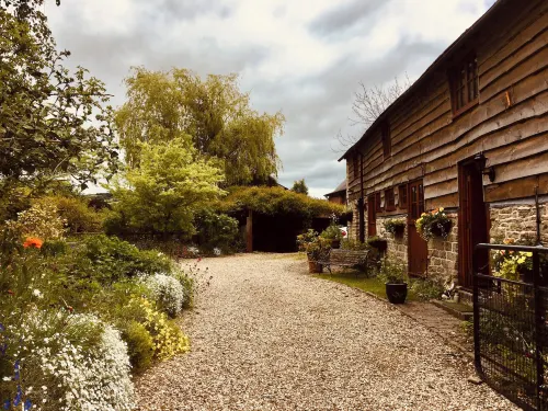 Tawny Owl Barn Hotels in Craven Arms