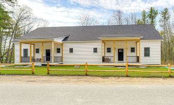 Walk to Beach & Sebago Lake: Luxe Family Getaway!