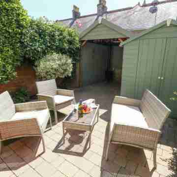 Leo's Place Hotel Exterior