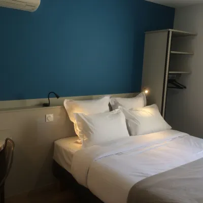 Hôtel Azur Hotels near Centre Naturiste René Oltra