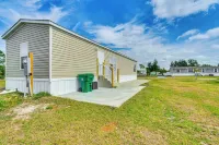 Pet-Friendly Punta Gorda Getaway with Fire Pit! Hotels near Punta Gorda Airport