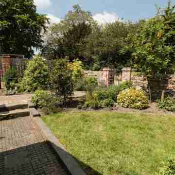 Just A Cottage, Newlands Farm Hotel Exterior