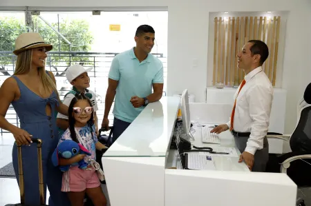 On Apartasuites Отели рядом с достопримечательностью «Cali Zoo»