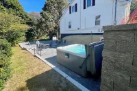 Walk to Beach: Maine Home w/ Hot Tub & Deck! - Pet friendly