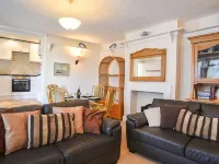 Okanagan Hotel di Lyme Regis