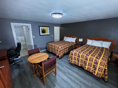 Country Inn Motel Hotels near Leatherwood Museums