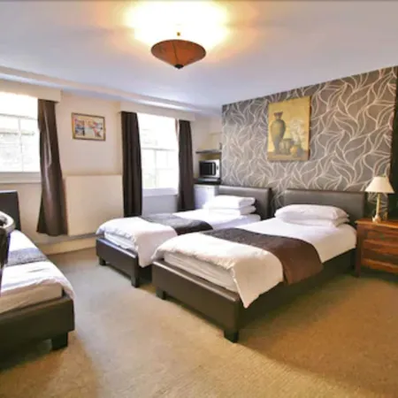 Central Hotel Cheltenham by Roomsbooked