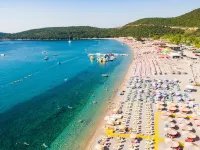 Beachfront Hotel Palma Jaz Hotels in Prijevor