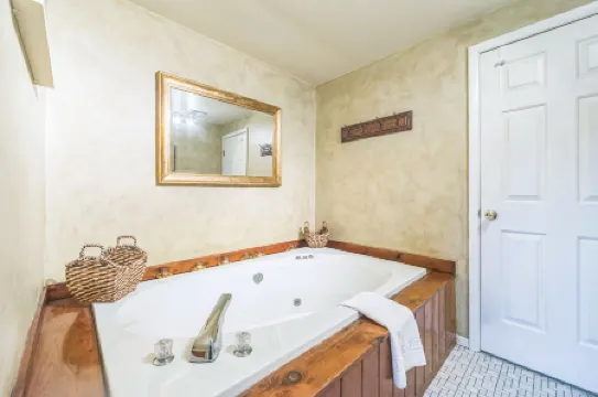 Pine Knot 62h - Retreat With Private Play Area 3 Bedroom Townhouse by The Summit at Gore Mountain