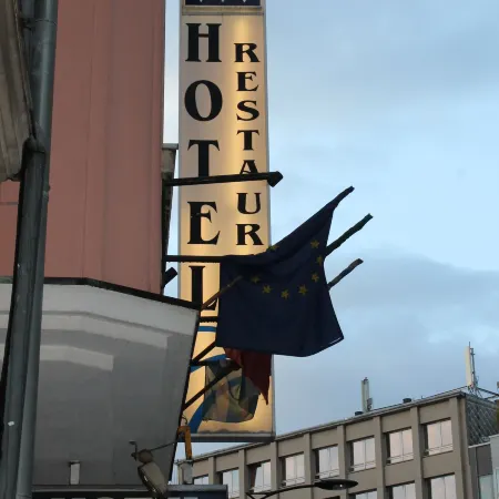 Yasha Hotel