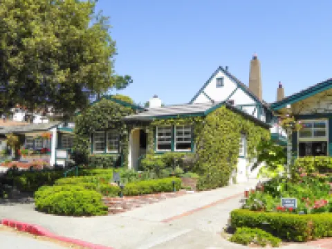 Briarwood Inn Hotels near Carmel Sunset Beach