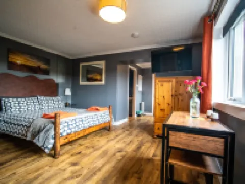 Burnside Cottage Hotels in Wick