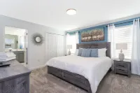 Splendid 4 Bd w/ Pool Close to Disney @ Champions Gate 1006