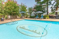 C12 - Luxury, Loft, Log-Sided Two Bedroom Harbor North Cottage on Lake Ouachita - Pools