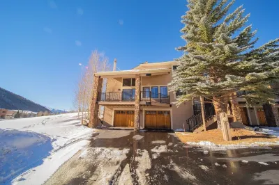 Enclave 43 by SummitCove Lodging