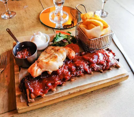 Tollemache Arms Отели в г. Касл Байтам