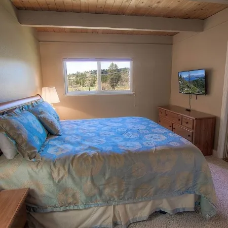 Park View Paradise 3 Bedroom Condo by RedAwning