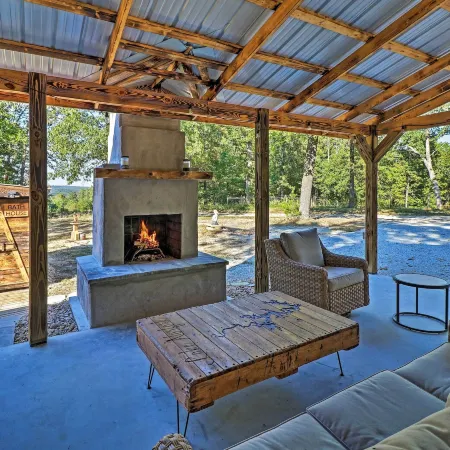 Cozy Cabin w/ Backyard Oasis: 11 Mi to Marina