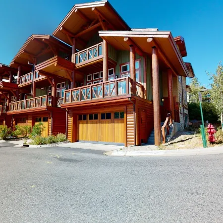 Juniper Crest 1 4 Bedroom Townhouse by RedAwning