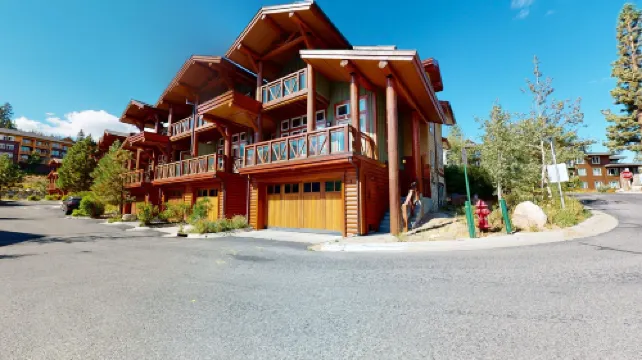 Juniper Crest 1 4 Bedroom Townhouse by RedAwning