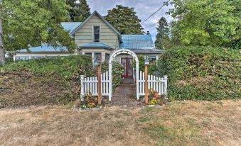 Charming Historic Retreat Near Poverty Bay!
