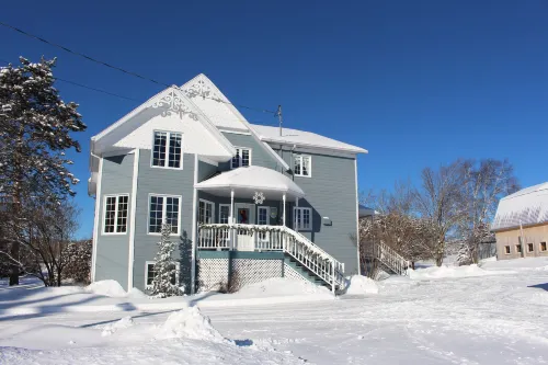 Le Jardin des Mésanges Hotels in Lac-Etchemin