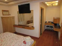 Pleasant Place Hotel Hotels near UBS Apuana Garden