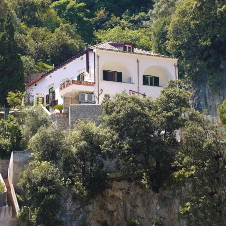 Villa Lara Hotel