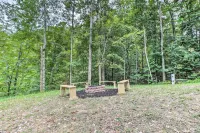 Hike & Zip-Line: Red River Gorge Cabin w/ Hot Tub! - 3-stjärniga