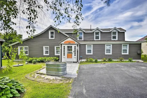 Family Cottage on Chaumont Bay, Walk to Downtown - 3-Star