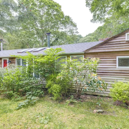 Hamptons Vacation Rental w/ Salt Water Pool