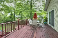 Hot Tub, Deck & Backyard: Cozy Union Pier House! - Beach