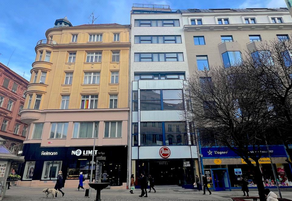 hotel overview picture