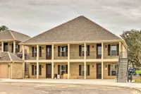 Diamondhead Condo - Marina, Pool Access & Golfing!