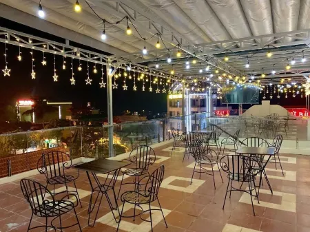 Bac Ha Hotel Lao CAI- by Bay Luxury Отели в г. Ta Chai