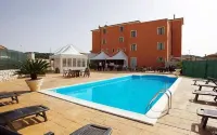 La Madonnina فنادق في Bitti
