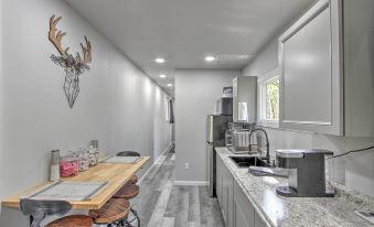 Unique Container Studio w/ Deck & Fire Pit!
